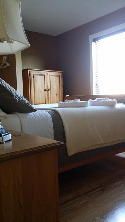 Eileen'S Bed & Breakfast/Guest House Hay River Eksteriør billede