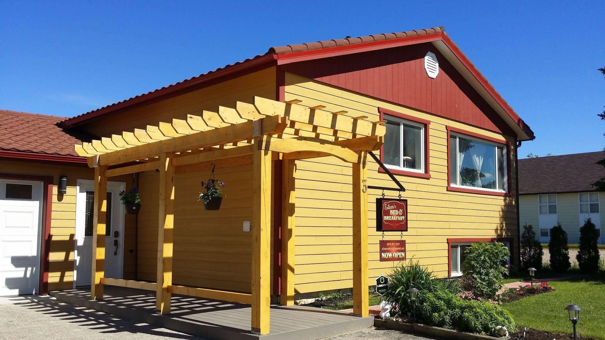 Eileen'S Bed & Breakfast/Guest House Hay River Eksteriør billede
